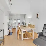 Gorgeous In דירה